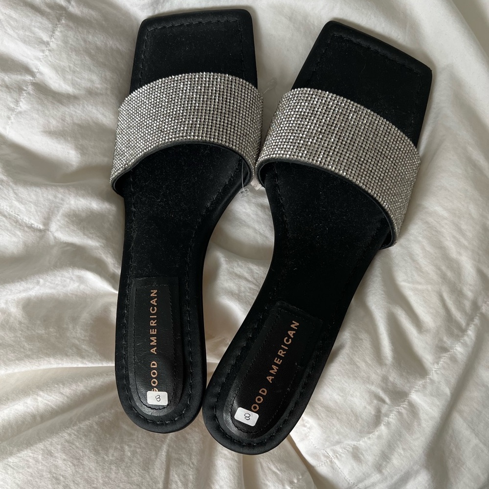 BRAND NEW Good American Heels